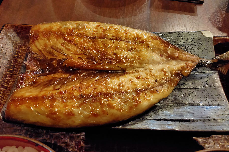「大衆魚食堂 幸村」で「さばのいしる醤油開き定食(1,000円)」のランチ