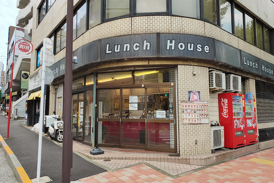 【閉店】「ランチハウス 市ヶ谷店」で「煮物としょうが焼き(565円)」