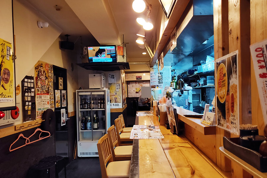 「武蔵野うどん じんこ 四谷店」で「肉ねぎつけ汁うどん+天ぷら3品盛り(1,000円)」のランチ