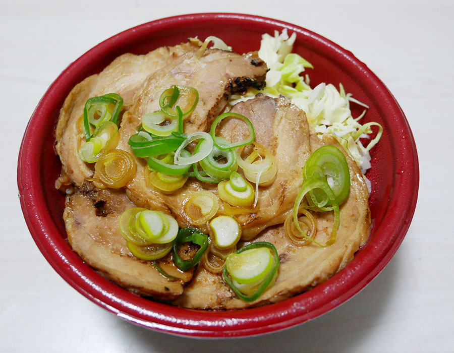 「Anji(あんじ)【焼龍】」で「焼豚丼(700円)」のキッチンカー