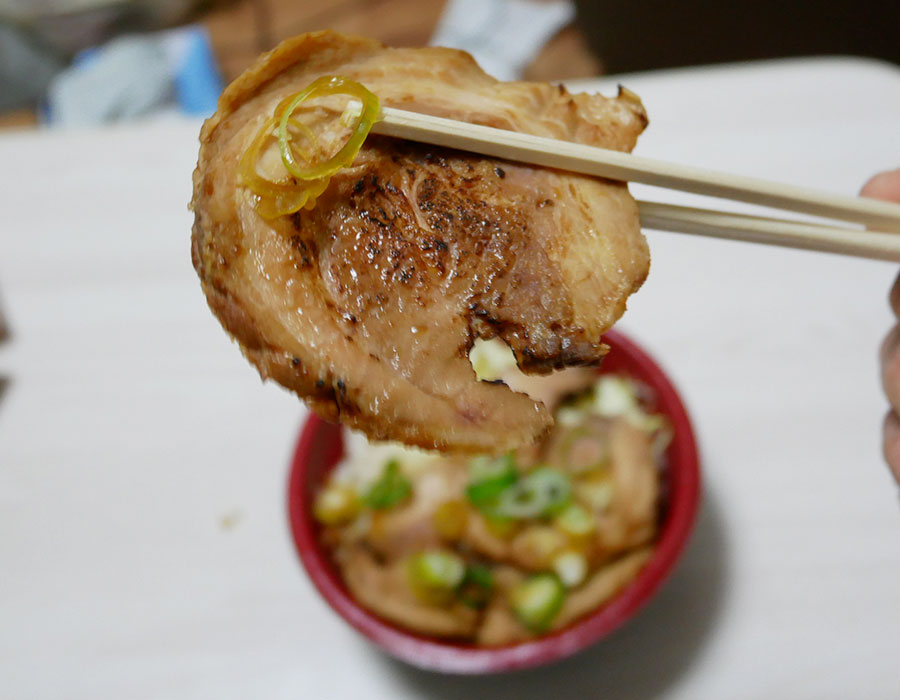 「Anji(あんじ)【焼龍】」で「焼豚丼(700円)」のキッチンカー