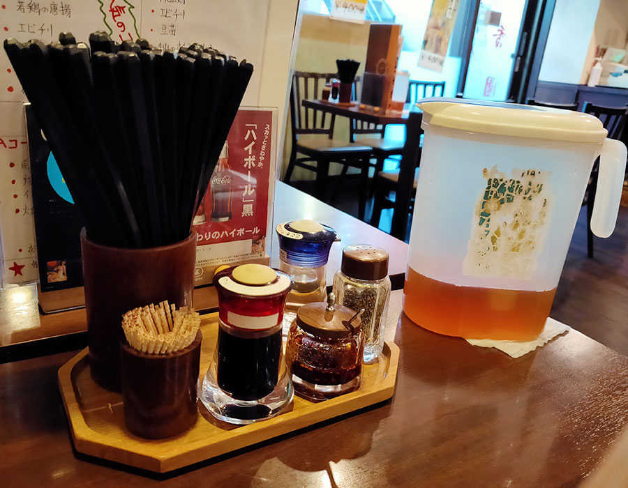 「銀香園」で「醤油ラーメン+小中華丼(850円)」のランチ