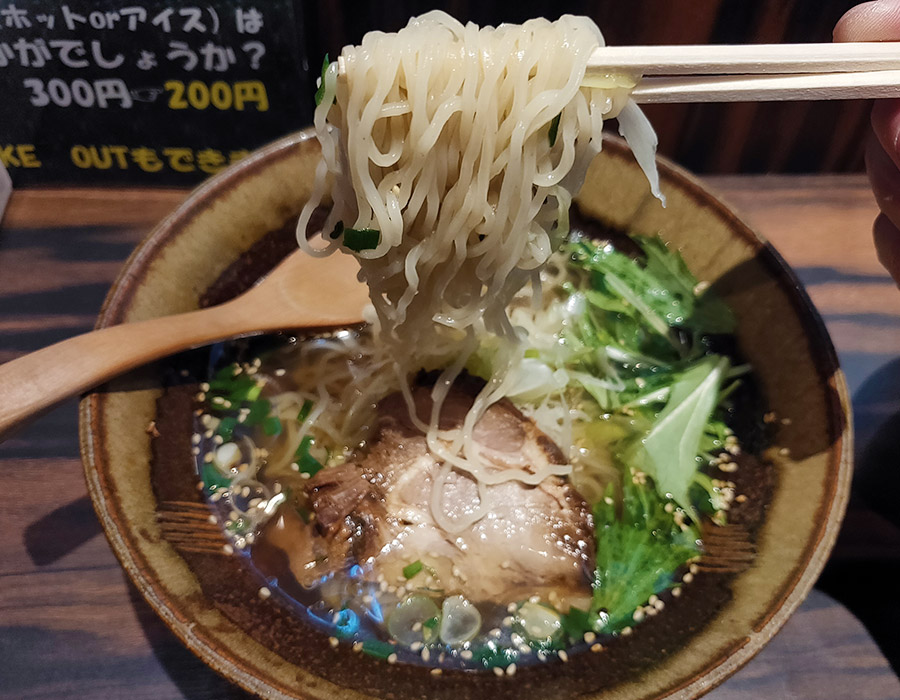 「天雷軒 九段下」で「醤油拉麺ランチセット(840円)」