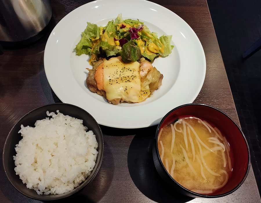 「創作料理居酒屋 リトマ」で「鶏明太マヨネーズ焼き(800円)」のランチ